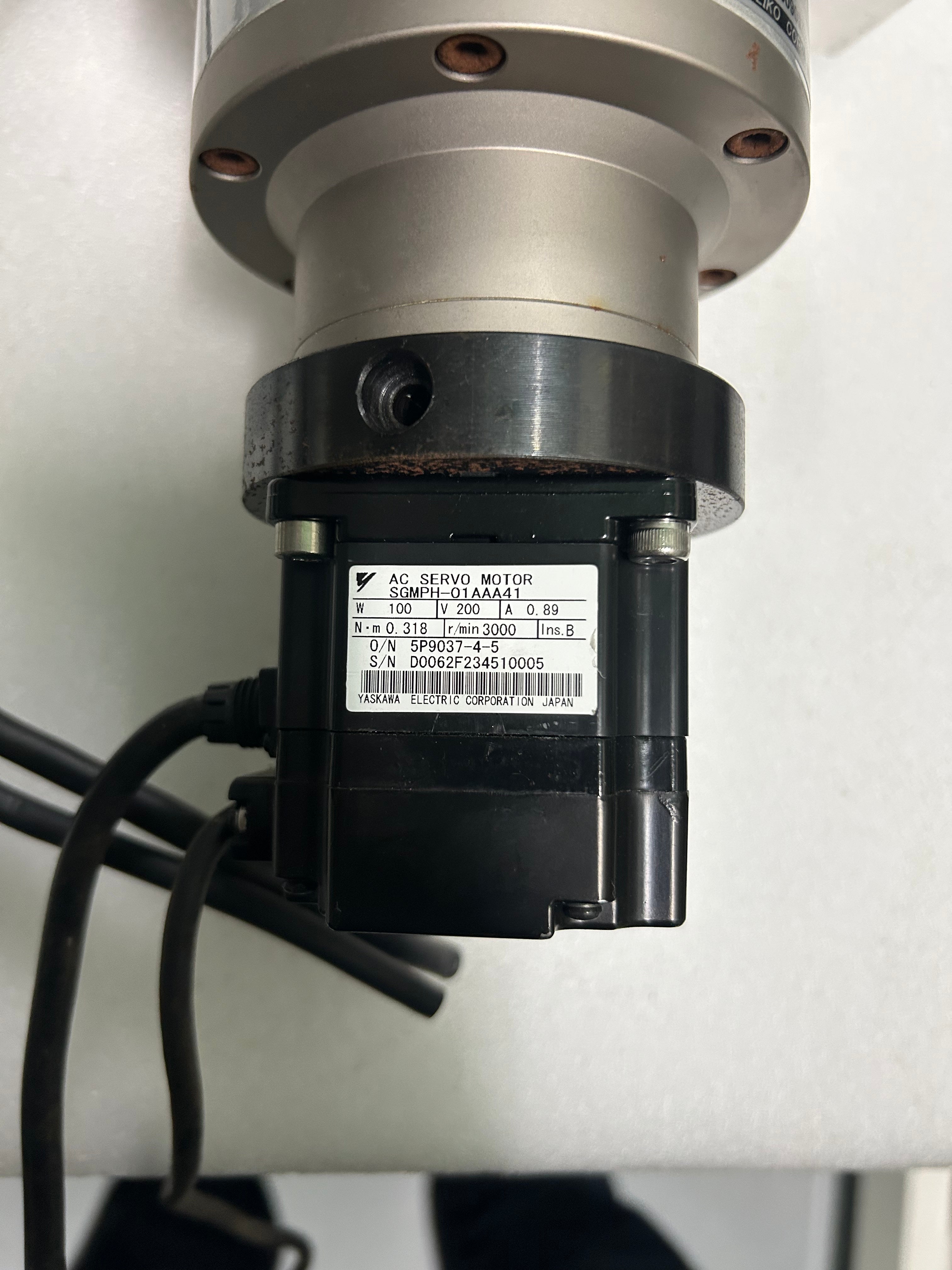 Yaskawa SGMPH-01AAA41 + BBR100SH-100S-8T