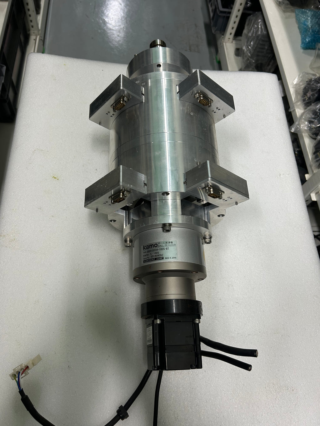 Yaskawa SGMPH-01AAA41 + BBR100SH-100S-8T