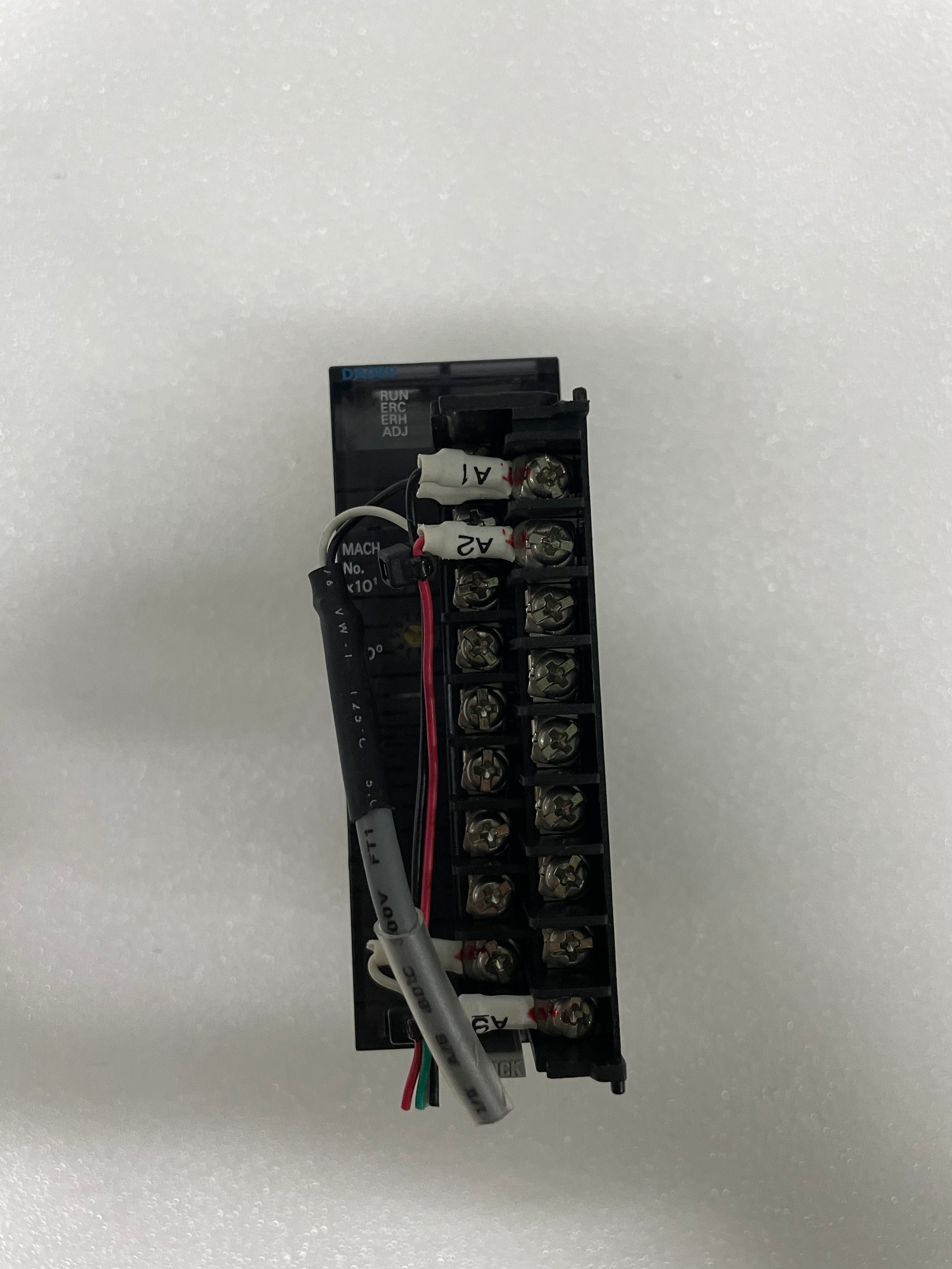 OMRON CJ1W-DA08V