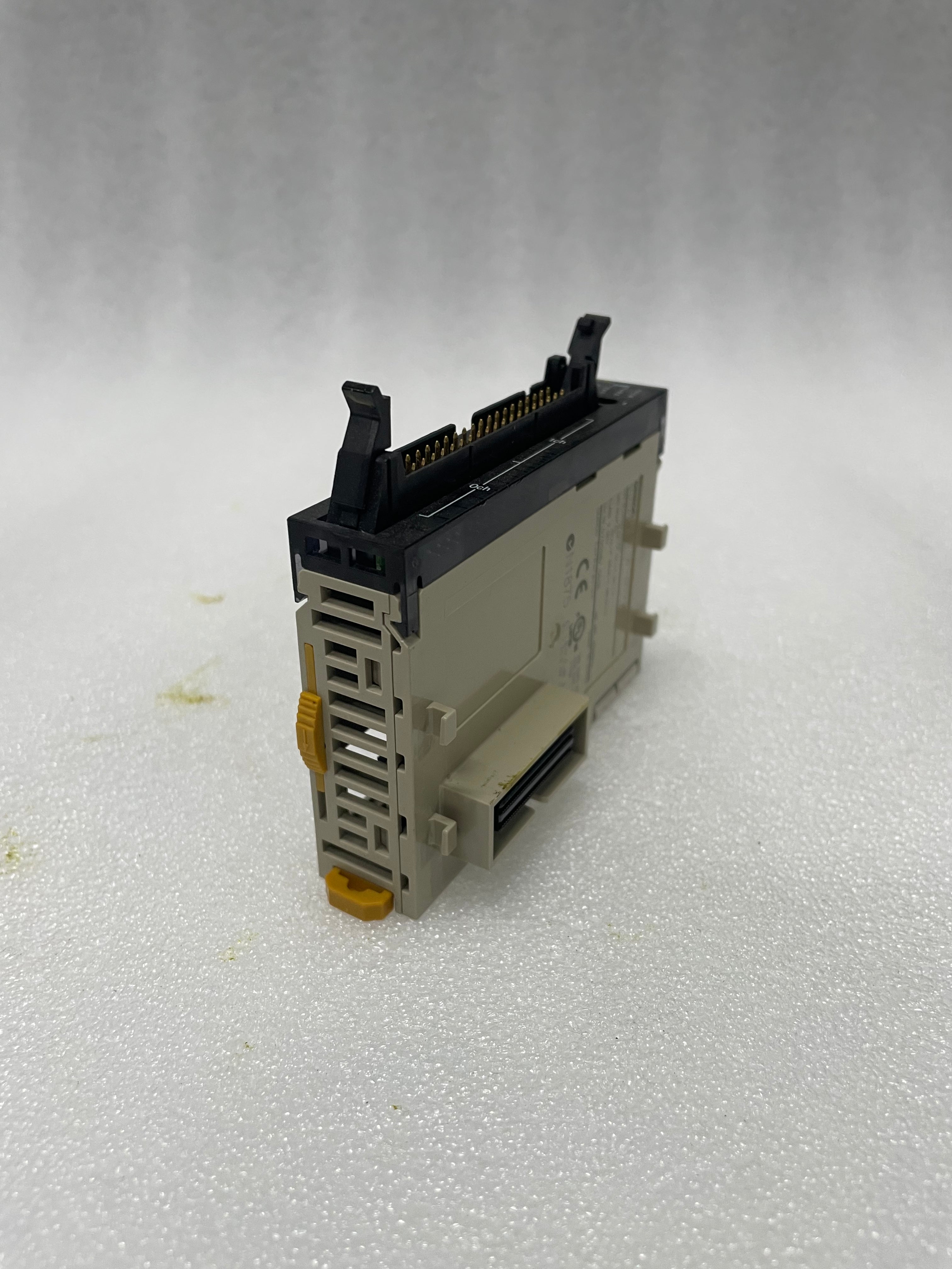 OMRON CJ1W-OD232