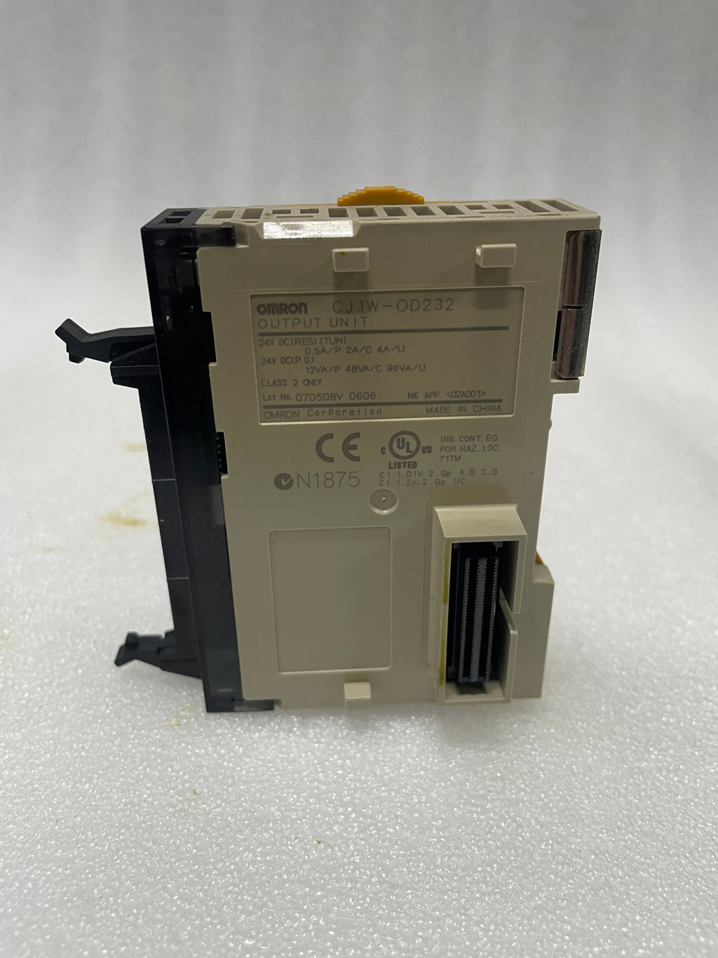 OMRON CJ1W-OD232