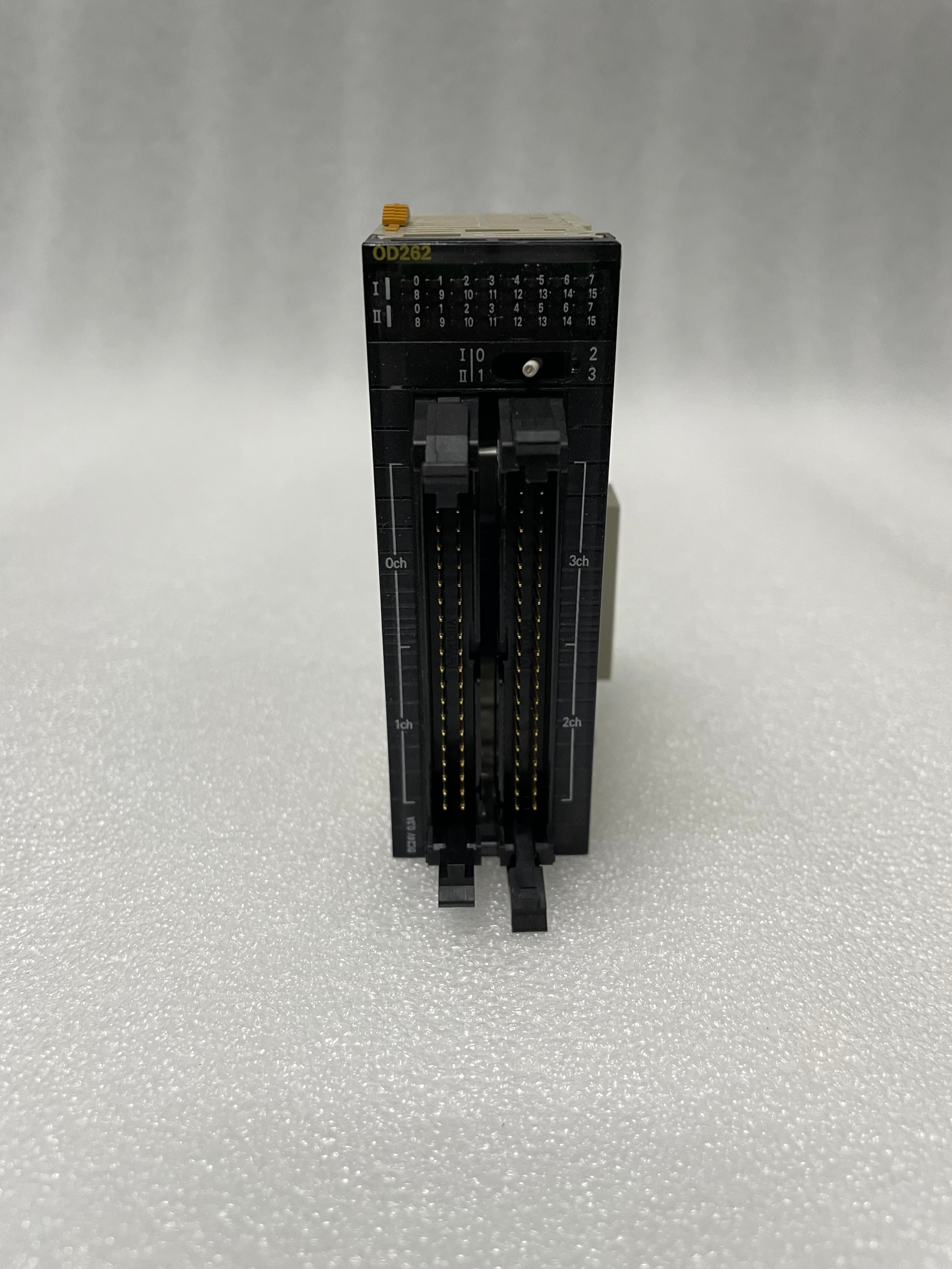 OMRON CJ1W-OD262