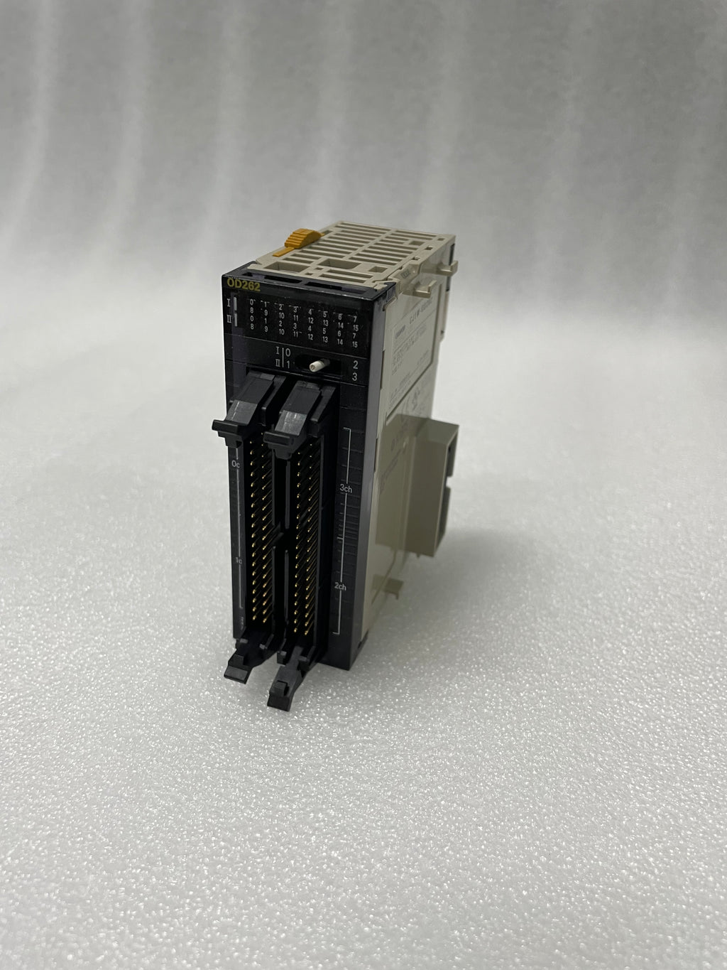 OMRON CJ1W-OD262