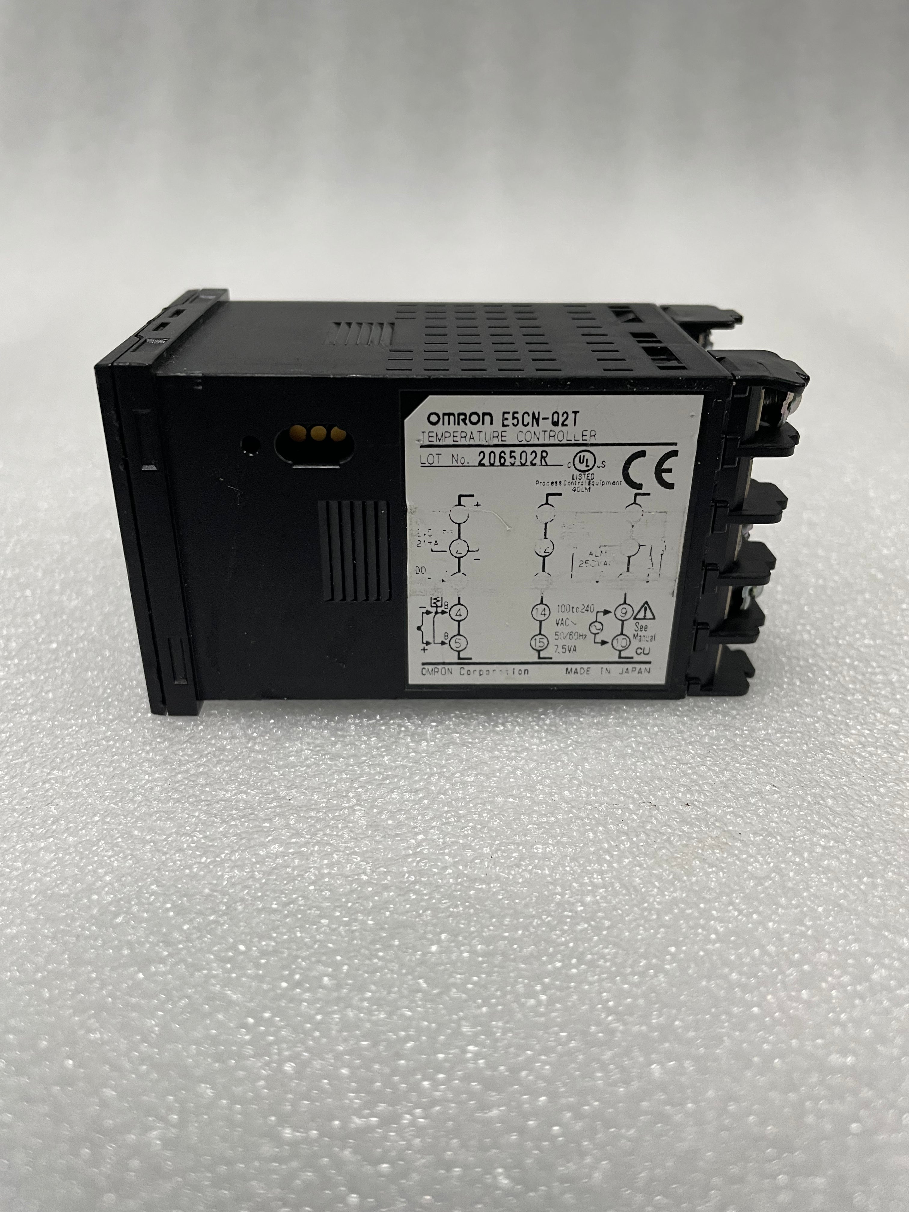 OMRON E5CN-Q2T