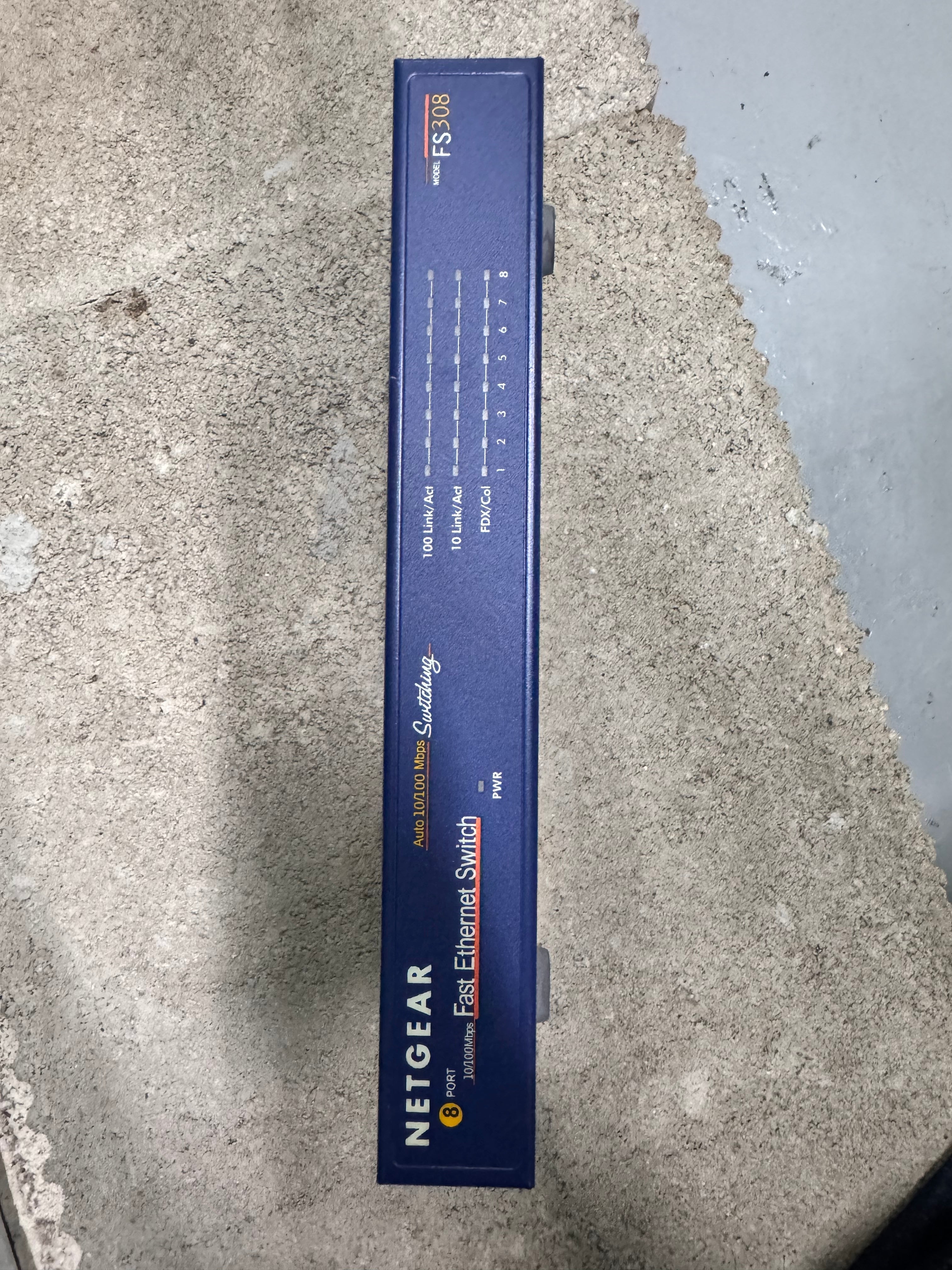 NETGEAR FS308