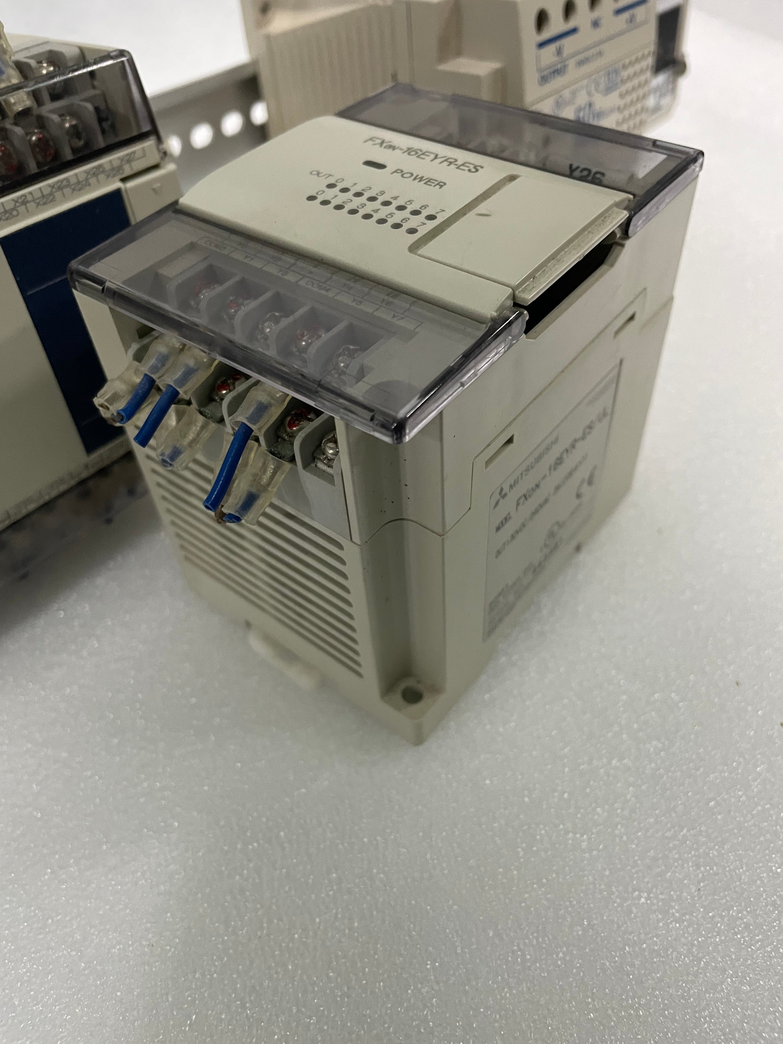 MITSUBISHI FX0n-16EYR-ES/UL