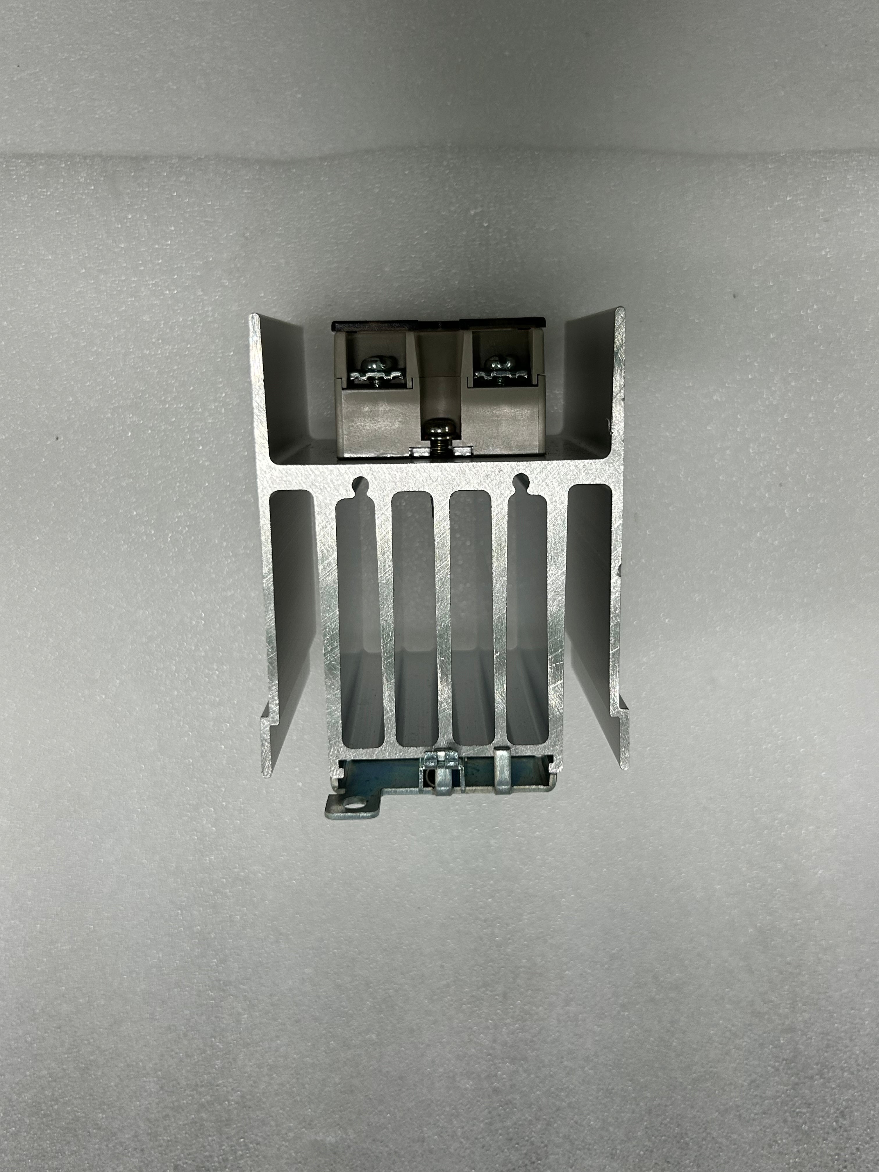 Omron G3NA-220B + Y92B-N100