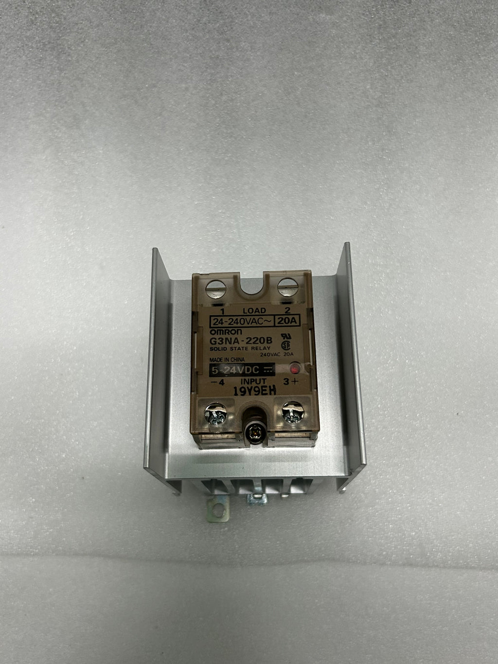 Omron G3NA-220B + Y92B-N100