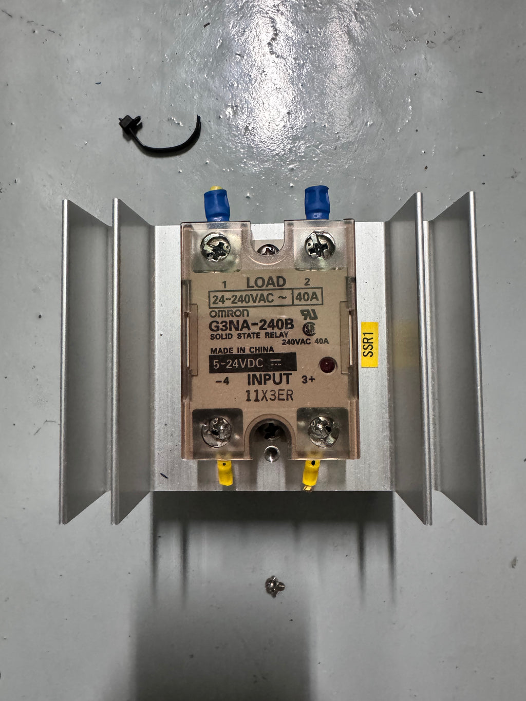 Omron G3NA-240B + Y92B-N150