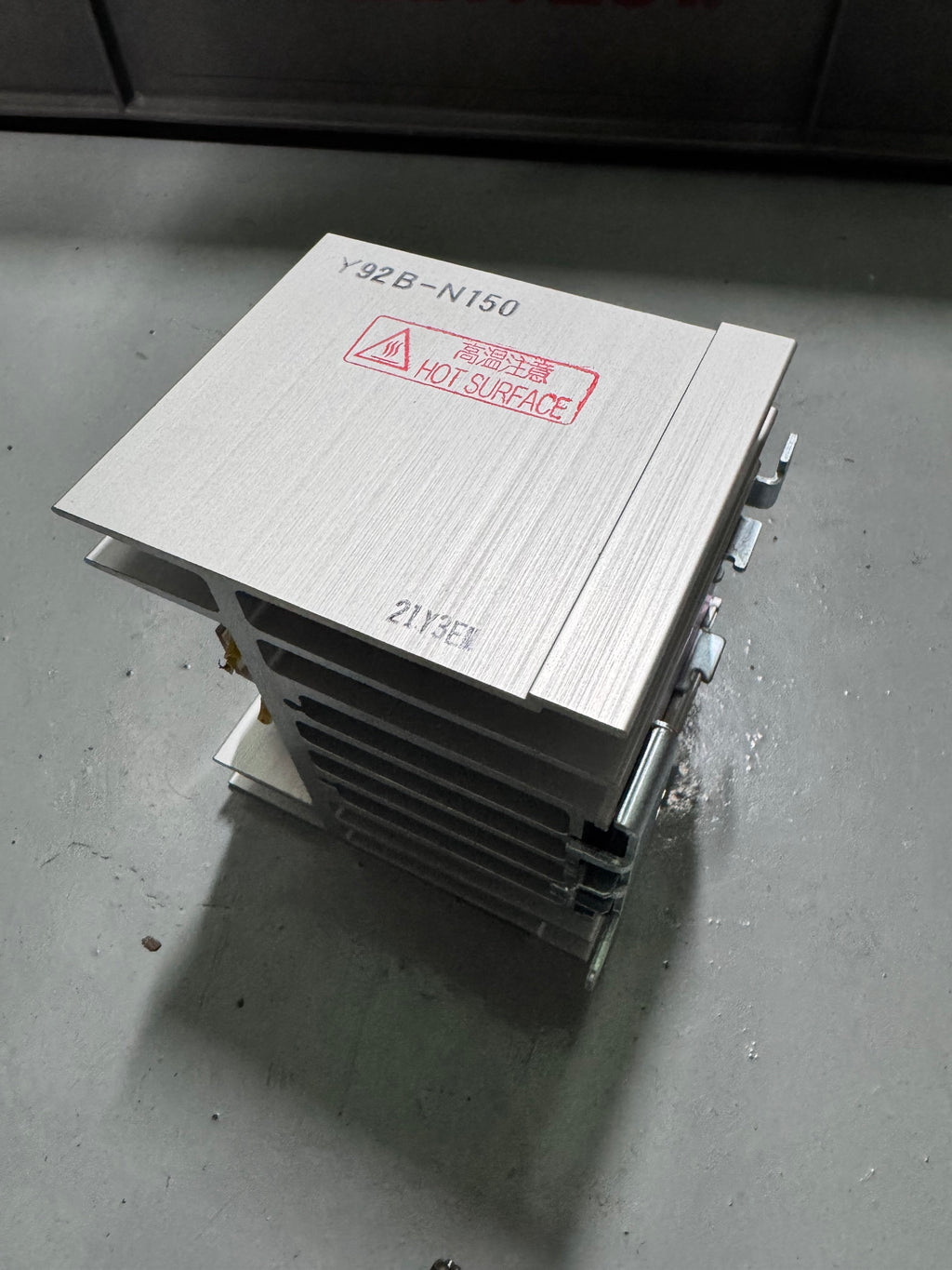 Omron G3NA-240B + Y92B-N150