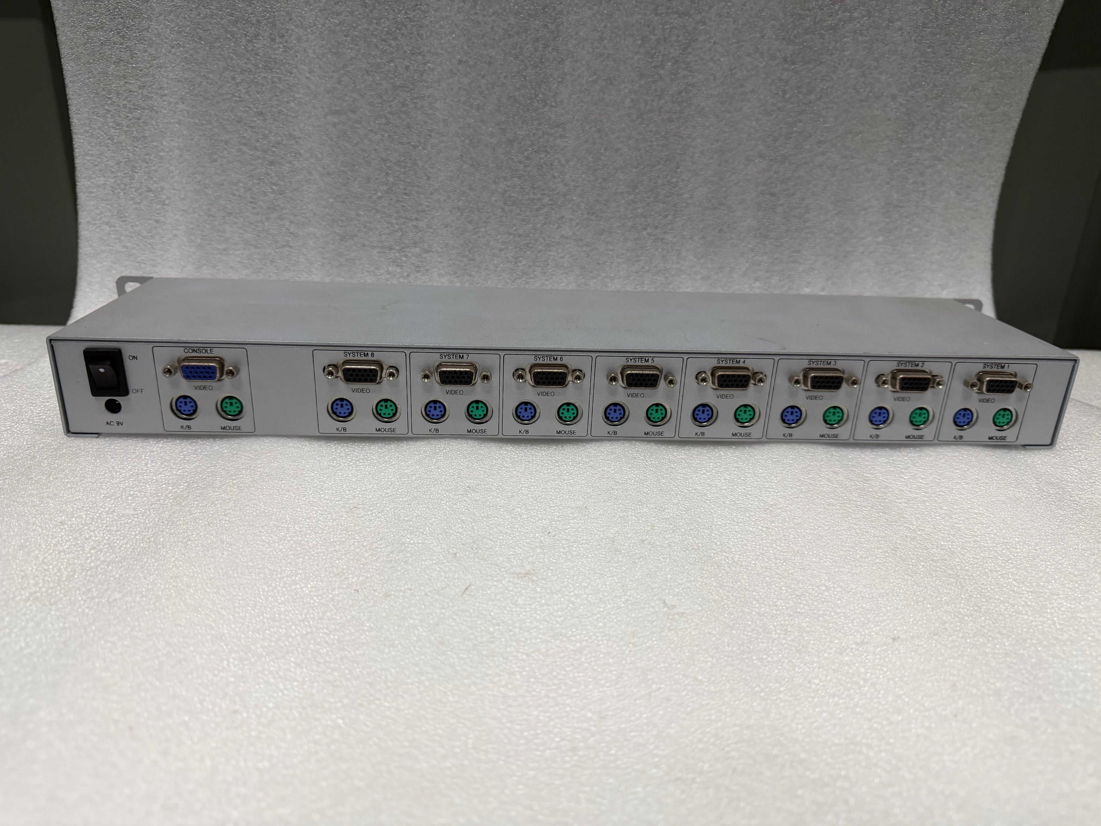 Comms LC-KVM118M