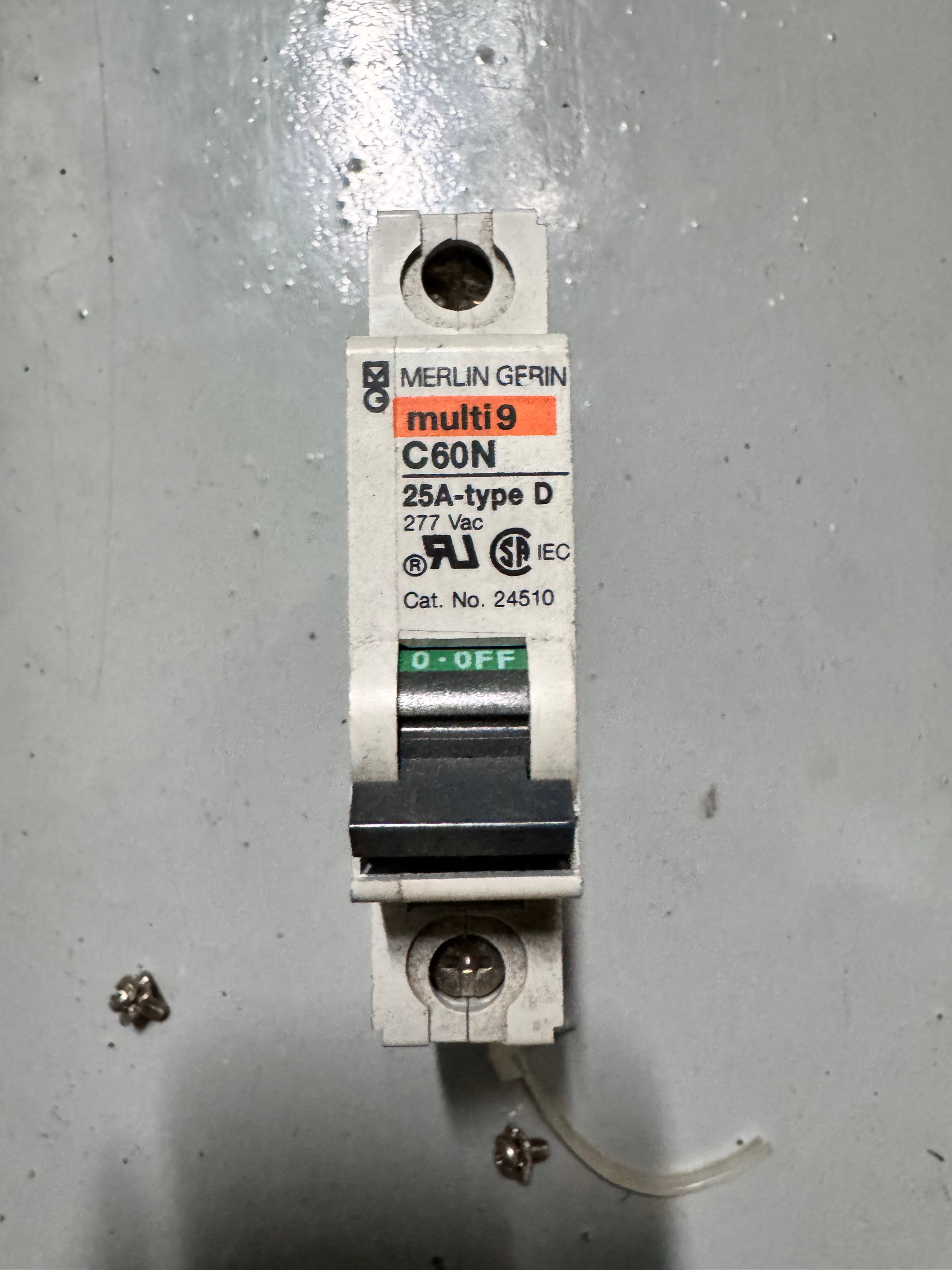 Merlin Gerin Multi9 C60N 25A-type D 277VAC