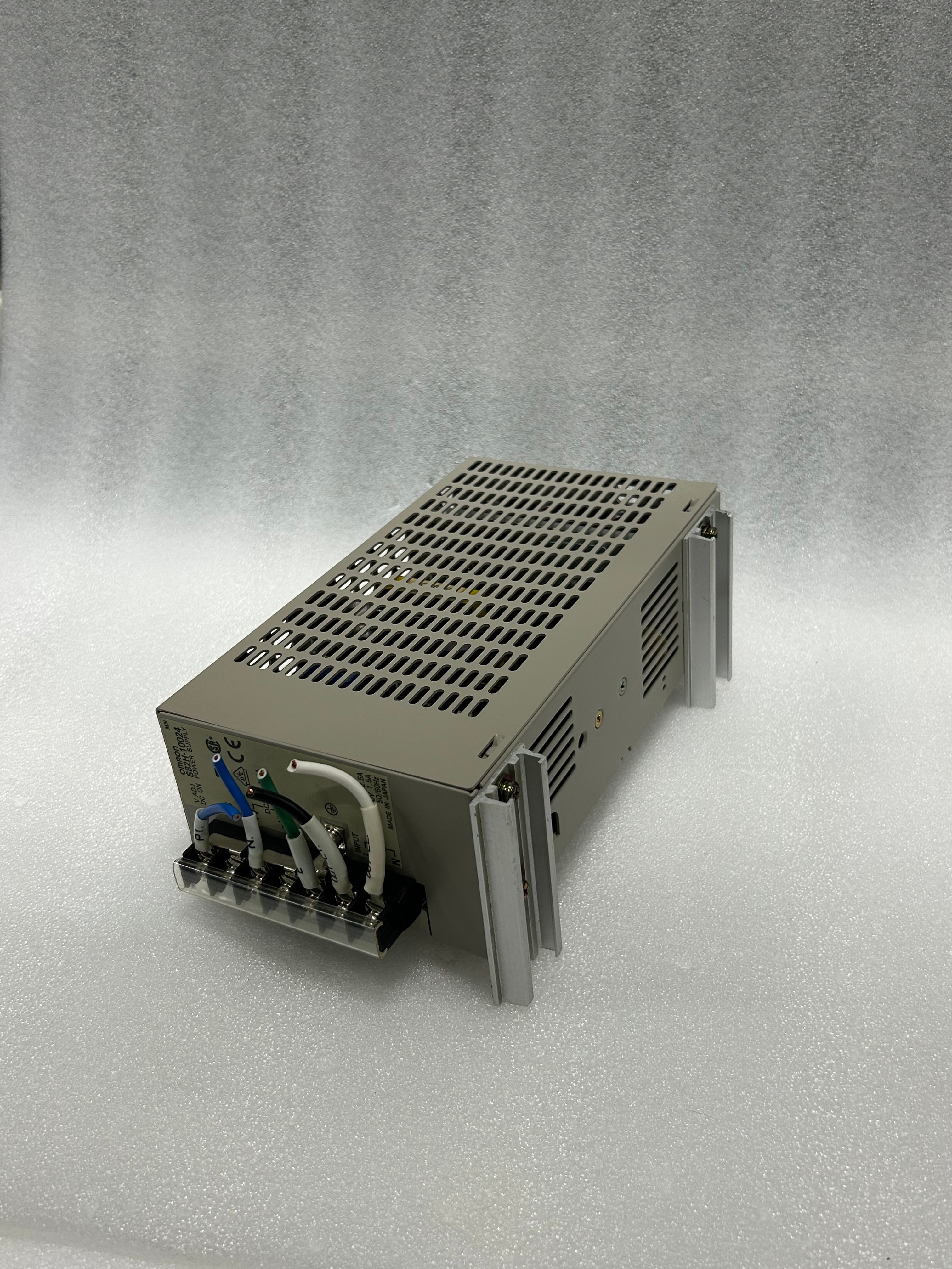 OMRON S82H-10024