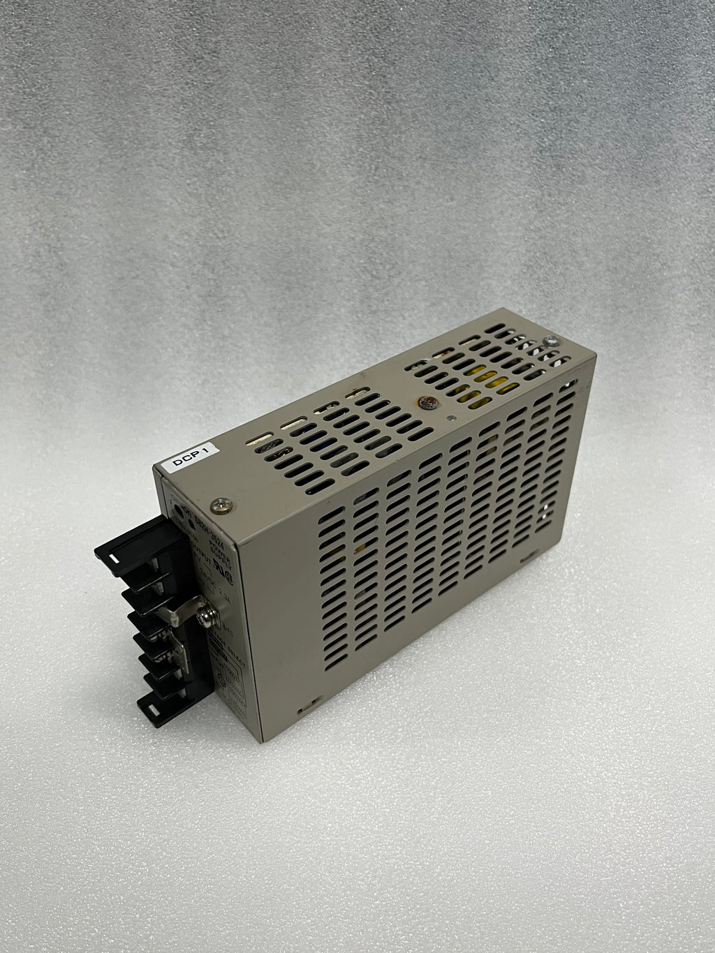 OMRON S82H-3524