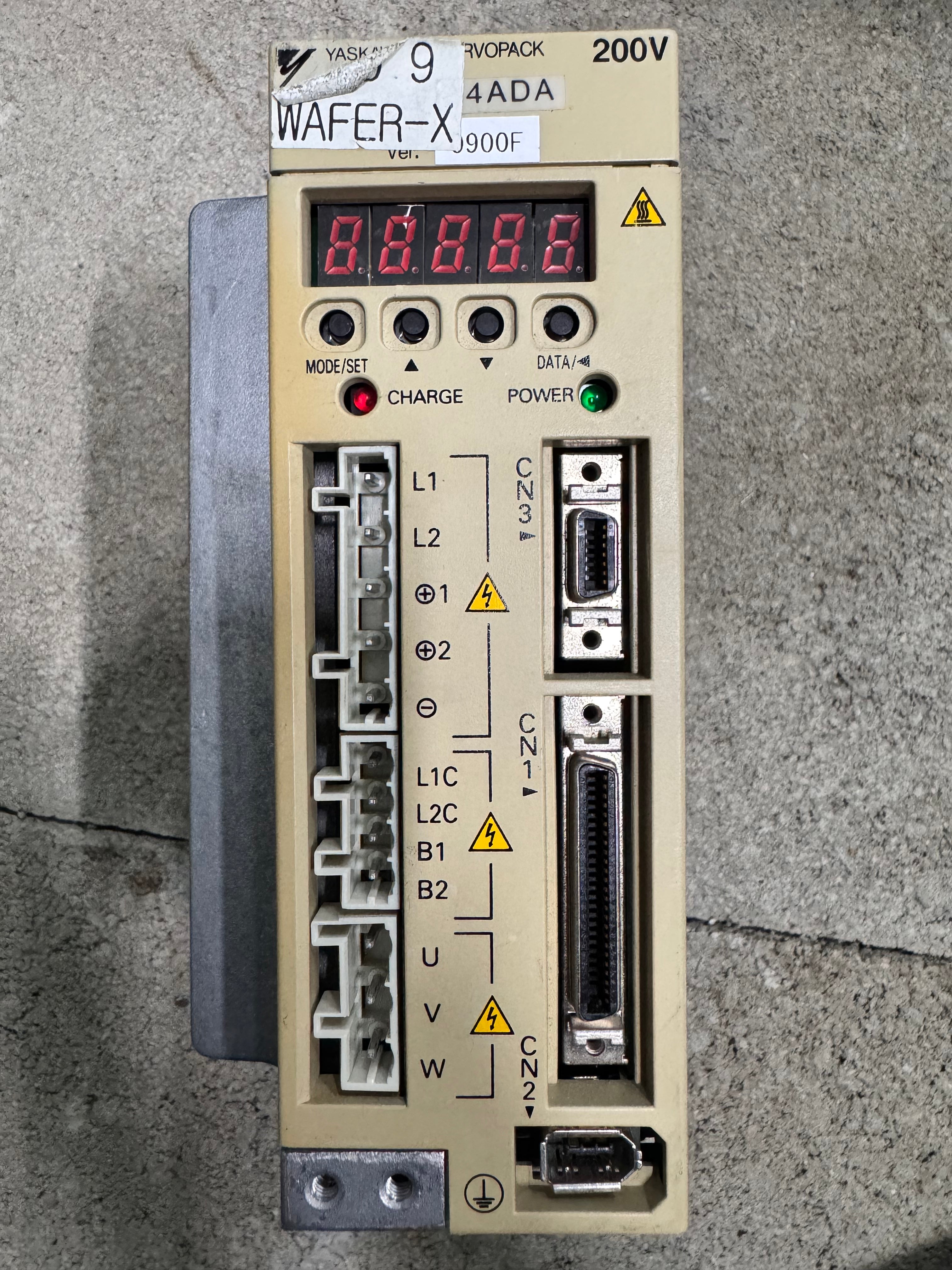 YASKAWA SGDM-04ADA