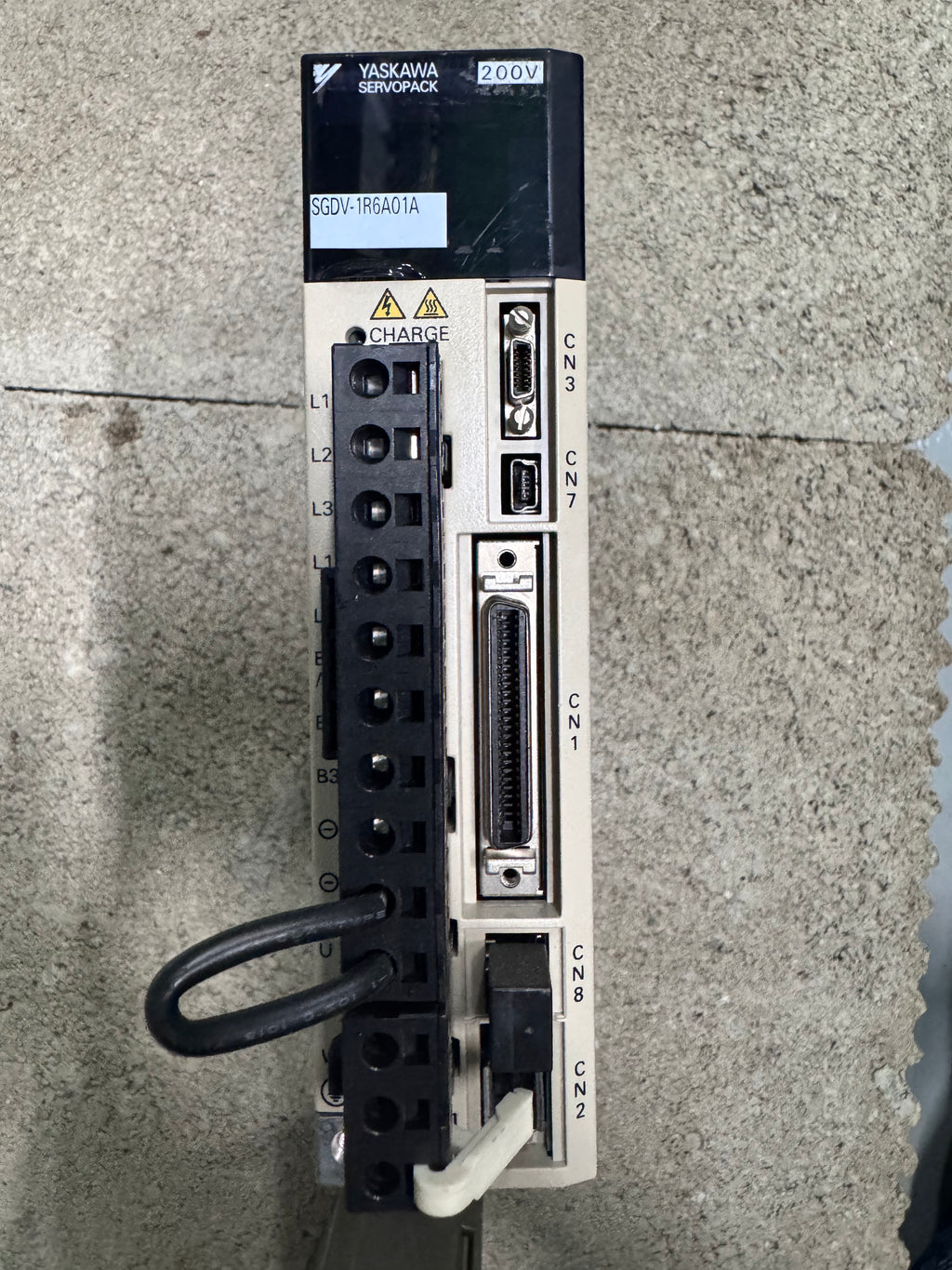 YASKAWA SGDV-1R6A01A