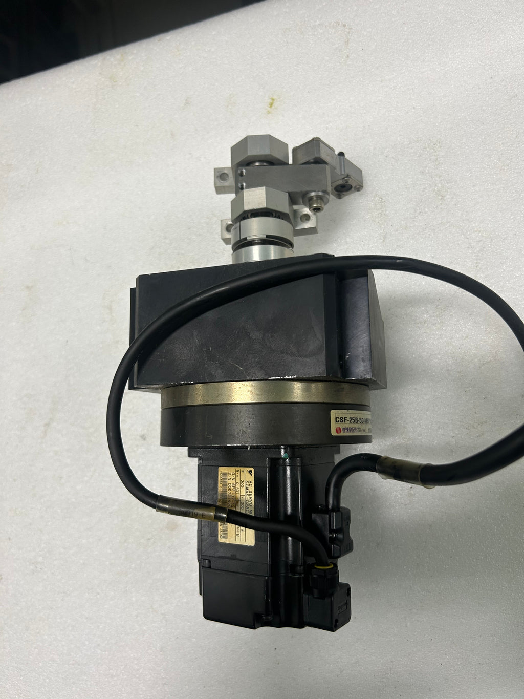 Yaskawa SGMAS-02ACA21 + CSF-25B-50-MSP141