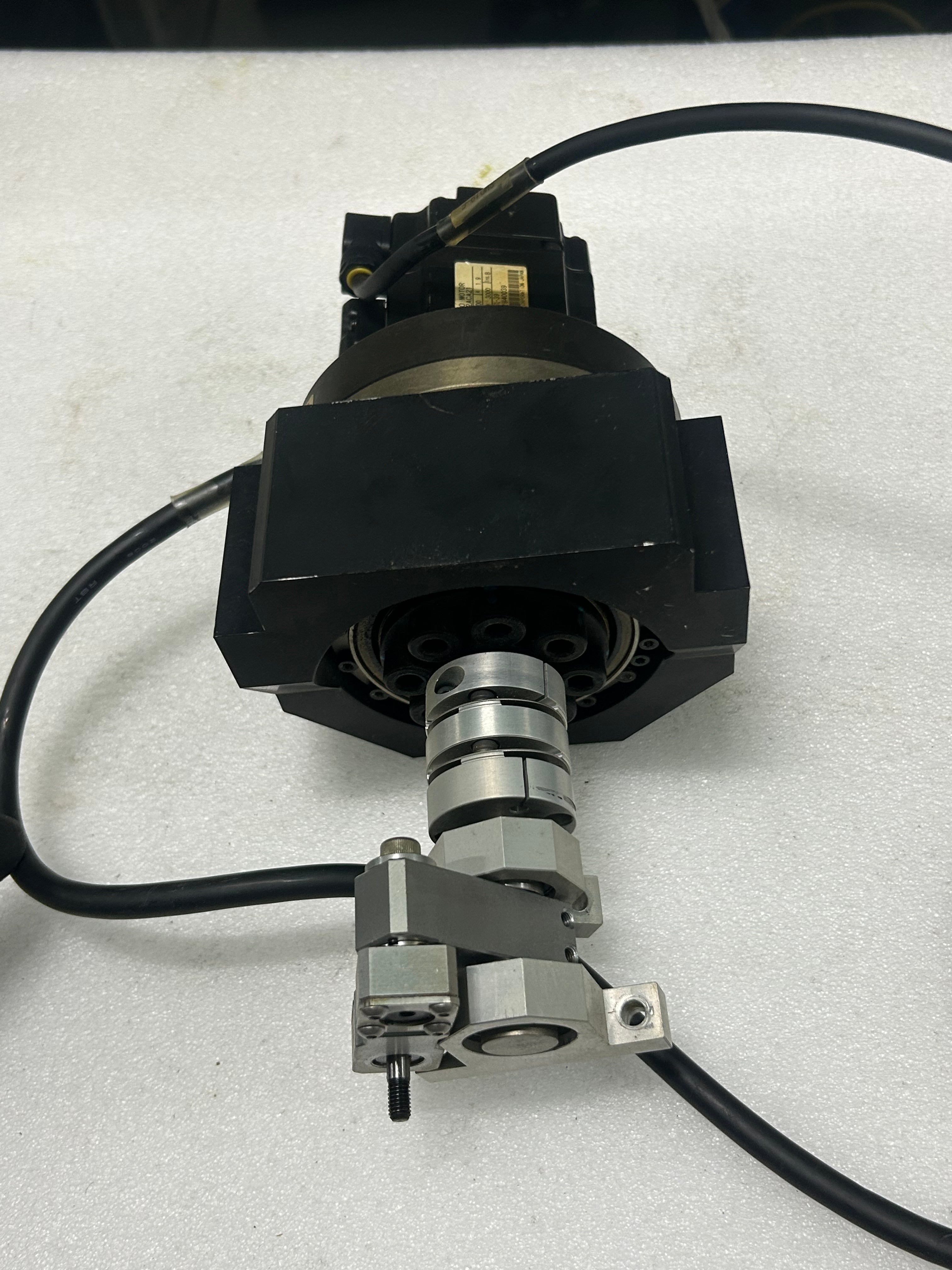 Yaskawa SGMAS-02ACA21 + CSF-25B-50-MSP141