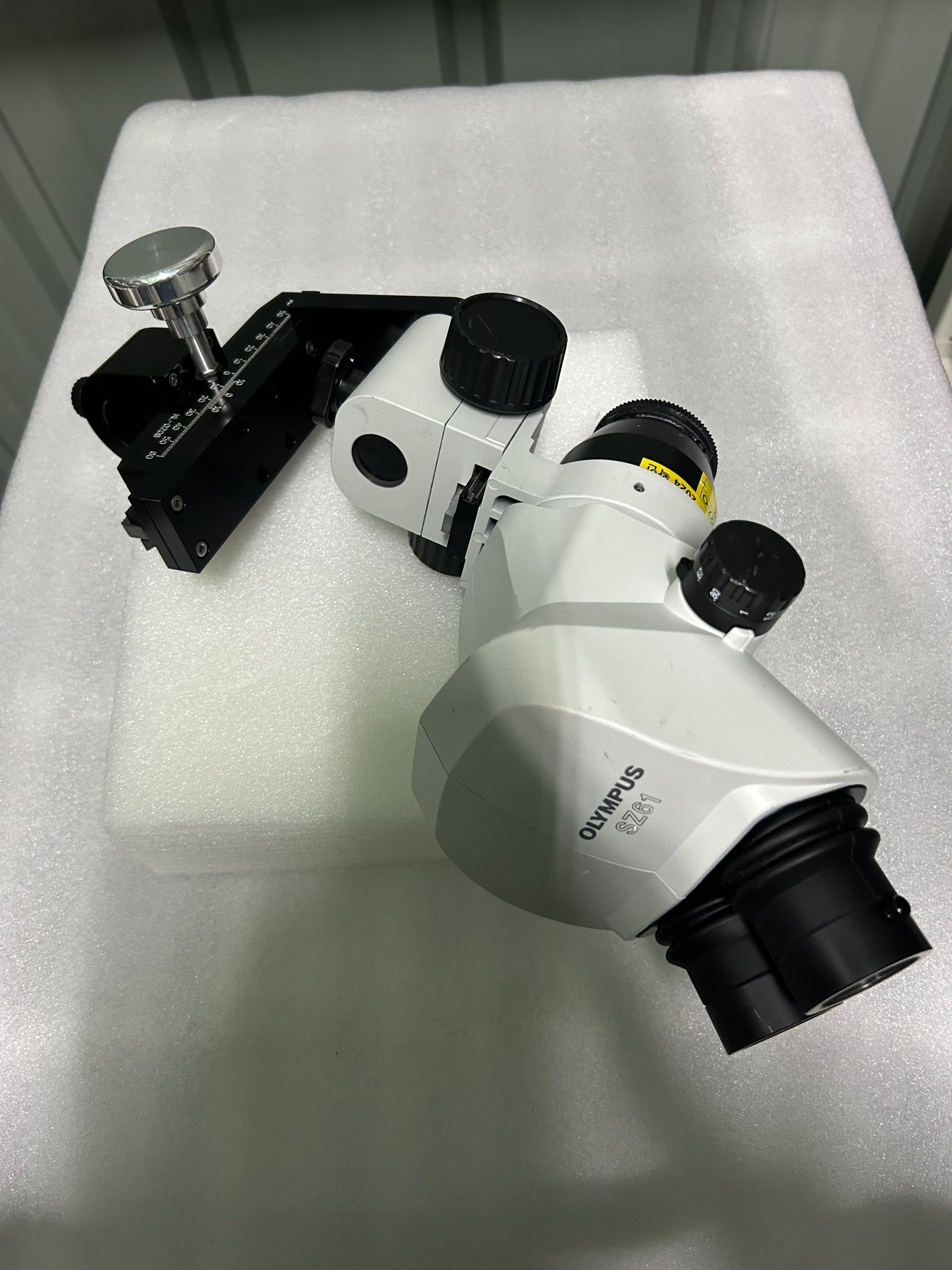 Olympus SZ61 + SZ2-STB2 + KL0208