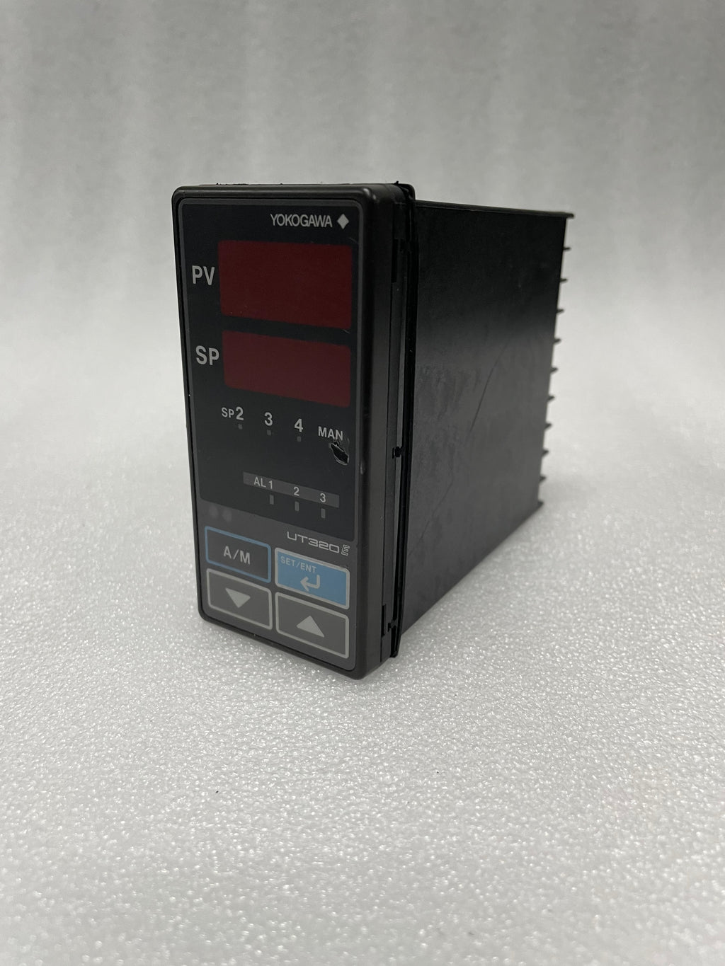 YOKOGAWA UT320